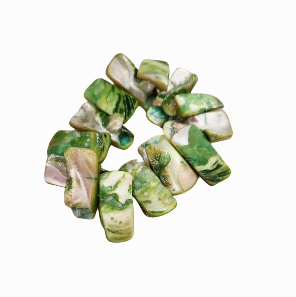 Green Mother-of-Pearl Shell Stretch Bracelet- So Pretty!